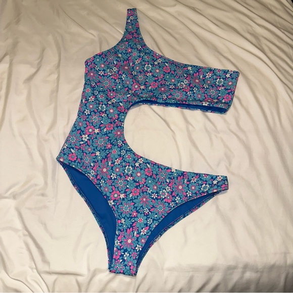 Relisted in my closet Frankie’s bikinis blue & pink floral one shoulder monokini - Picture 4 of 6